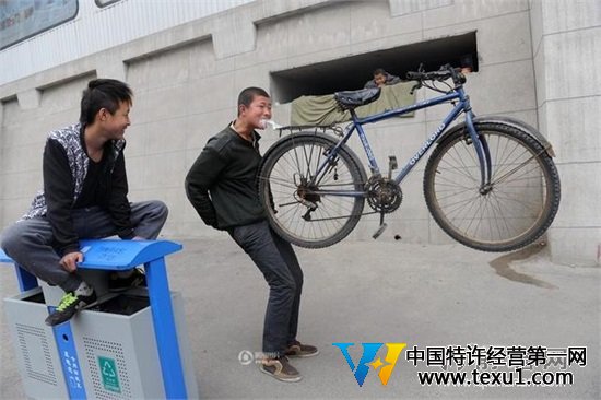沈阳3儿童住“墙洞上的家” 流浪儿“飞檐走壁”怀揣梦想