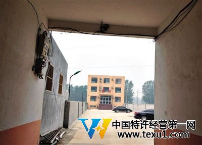 7月3日,东平县银山镇银悦宾馆。去年12月23日,晴晴称在这里被三名男子强奸。