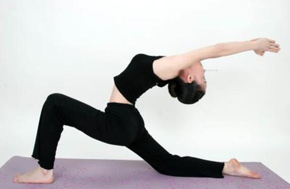 开瑜伽馆赚钱吗